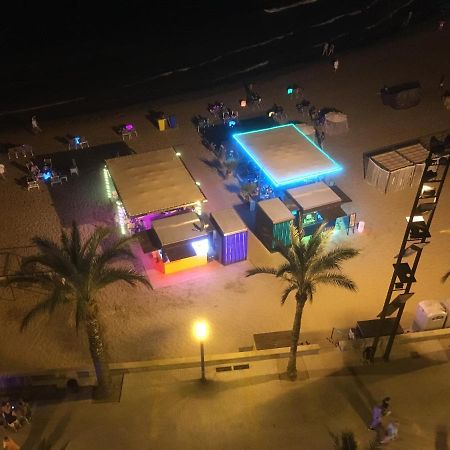 Appartement Spacieux, Front De Mer, Vue Splendide 萨洛 外观 照片