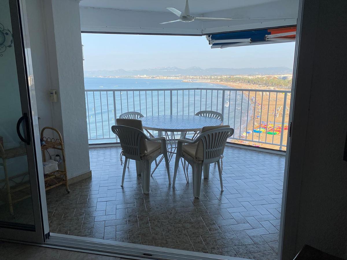 Appartement Spacieux, Front De Mer, Vue Splendide 萨洛 外观 照片