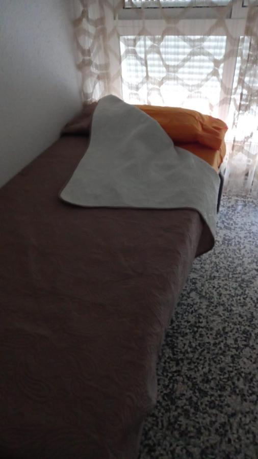 Appartement Spacieux, Front De Mer, Vue Splendide 萨洛 外观 照片