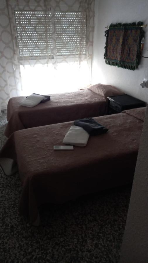 Appartement Spacieux, Front De Mer, Vue Splendide 萨洛 外观 照片